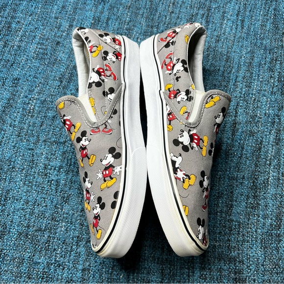 RARE Vans x Disney Mickey Mouse Classic Slip On Sneakers Limited Edition - Picture 7 of 10